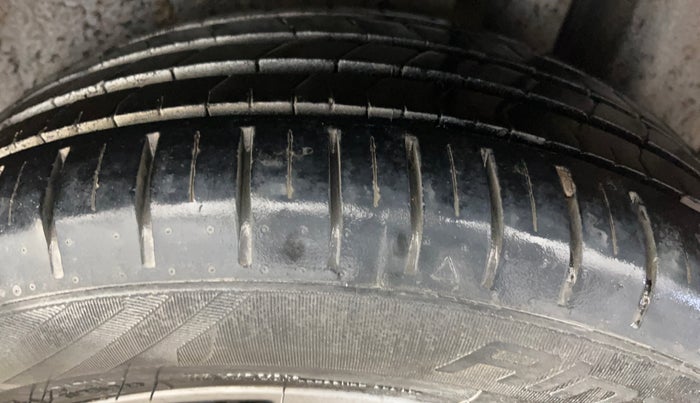 2016 Maruti Ciaz ZXI+ AT, Petrol, Automatic, 1,02,686 km, Left Rear Tyre Tread