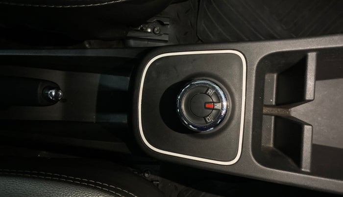 2023 Renault Kwid CLIMBER AMT 1.0, Petrol, Automatic, 11,924 km, Gear Lever