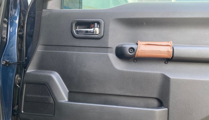 2023 Maruti JIMNY ALPHA ALL GRIP PRO AT, Petrol, Automatic, 58,559 km, Driver Side Door Panels Control