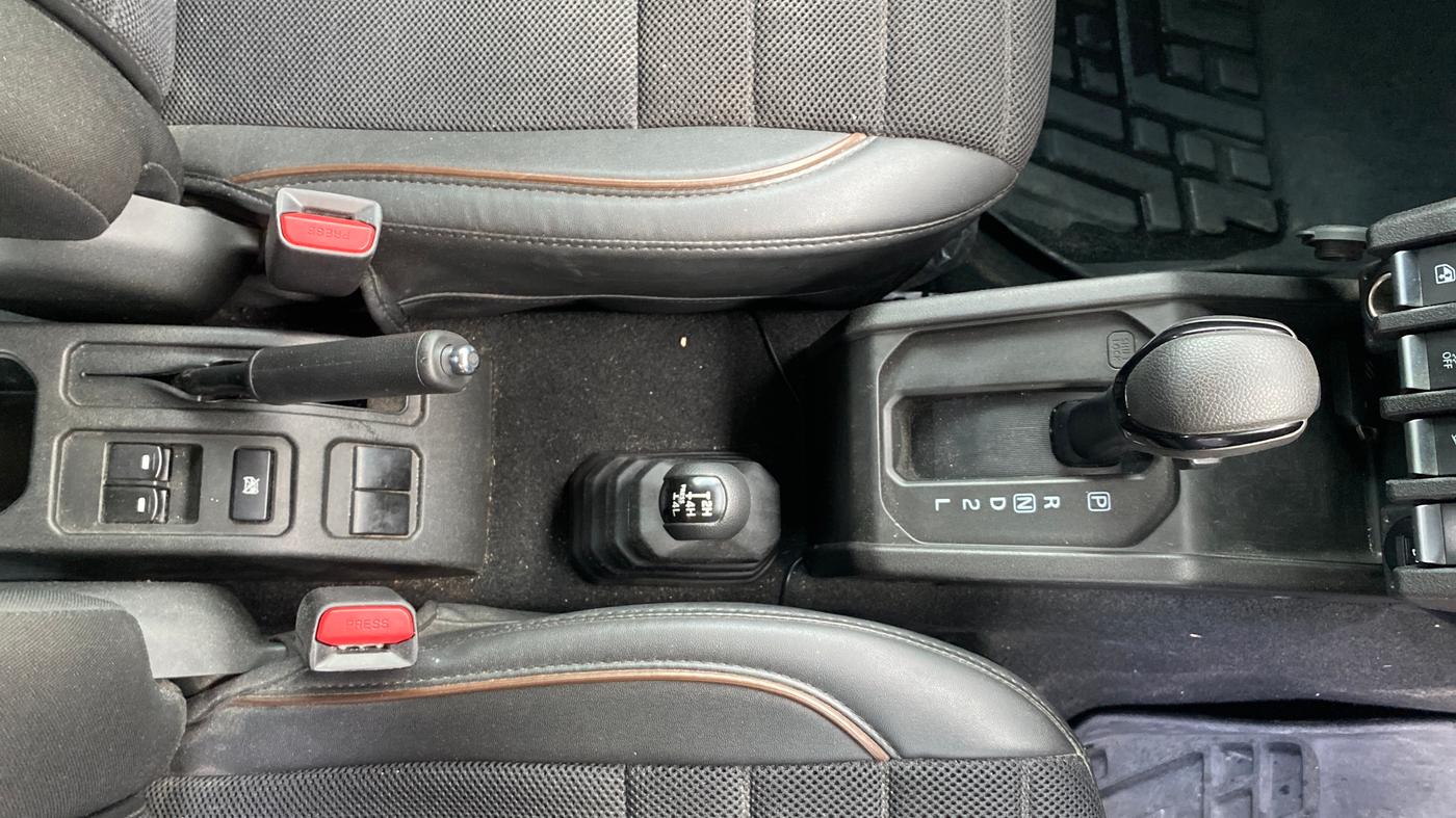2023 Maruti JIMNY ALPHA ALL GRIP PRO AT, Petrol, Automatic, 58,592 km, Gear Lever