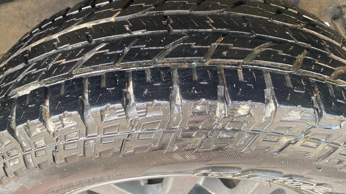 2023 Maruti JIMNY ALPHA ALL GRIP PRO AT, Petrol, Automatic, 58,592 km, Left Rear Tyre Tread