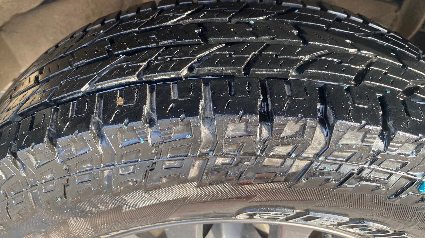 2023 Maruti JIMNY ALPHA ALL GRIP PRO AT, Petrol, Automatic, 58,592 km, Right Front Tyre Tread
