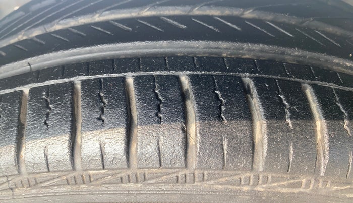 2016 Honda City 1.5L I-VTEC VX CVT, Petrol, Automatic, 45,716 km, Left Front Tyre Tread