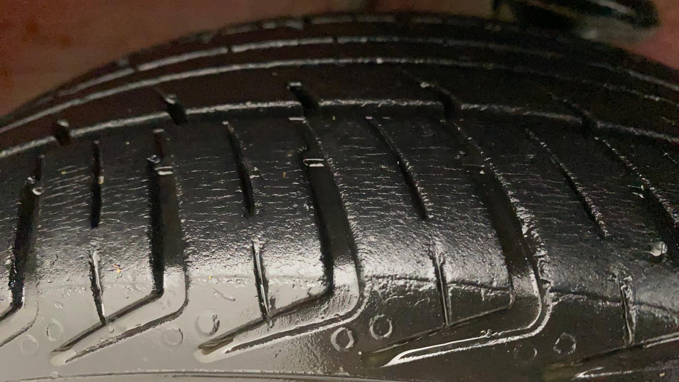 2012 Maruti Alto K10 VXI, Petrol, Manual, 64,767 km, Right Front Tyre Tread