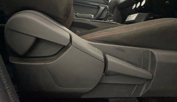 2022 Renault Kiger RXZ AMT DUAL TONE, Petrol, Automatic, 1,07,384 km, Driver Side Adjustment Panel