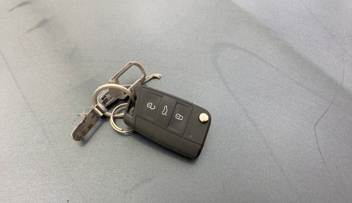 2018 Skoda Octavia L&K 1.8 TSI AT, Petrol, Automatic, 50,087 km, Key Close Up