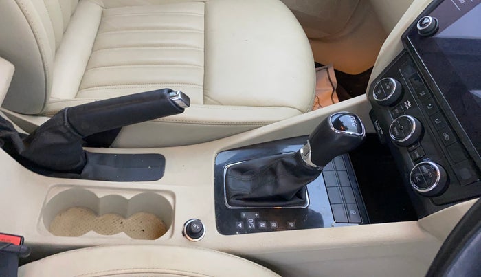 2018 Skoda Octavia L&K 1.8 TSI AT, Petrol, Automatic, 50,087 km, Gear Lever