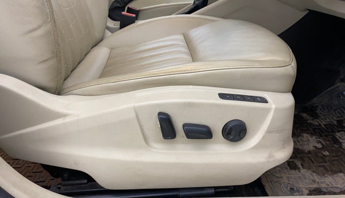 2018 Skoda Octavia L&K 1.8 TSI AT, Petrol, Automatic, 50,087 km, Driver Side Adjustment Panel