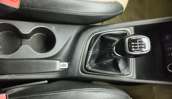 2018 Hyundai Verna 1.6 VTVT SX O, Petrol, Manual, 1,11,324 km, Gear Lever