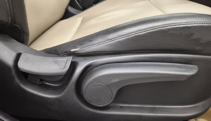 2018 Hyundai Verna 1.6 VTVT SX O, Petrol, Manual, 1,11,324 km, Driver Side Adjustment Panel