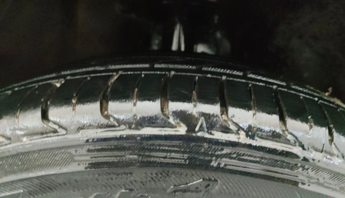 2021 Maruti Baleno ZETA PETROL 1.2, Petrol, Manual, 1,19,714 km, Right Front Tyre Tread