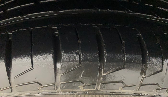 2020 Tata NEXON XMA PETROL, Petrol, Automatic, 68,631 km, Right Front Tyre Tread