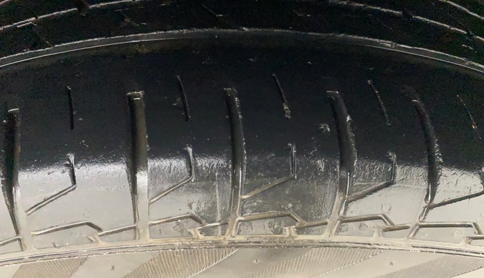 2020 Tata NEXON XMA PETROL, Petrol, Automatic, 68,631 km, Left Rear Tyre Tread