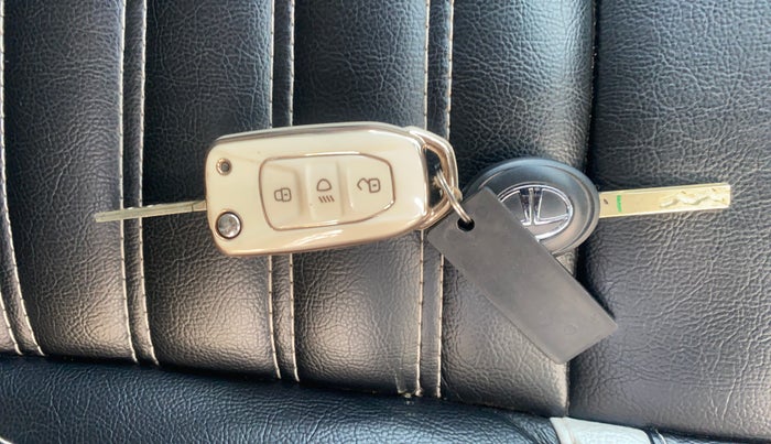 2020 Tata NEXON XMA PETROL, Petrol, Automatic, 68,631 km, Key Close Up