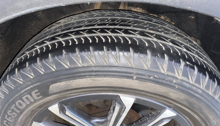 2022 Mahindra XUV700 AX 7 LUXURY D MT 7 STR, Diesel, Manual, 58,100 km, Right Rear Tyre Tread