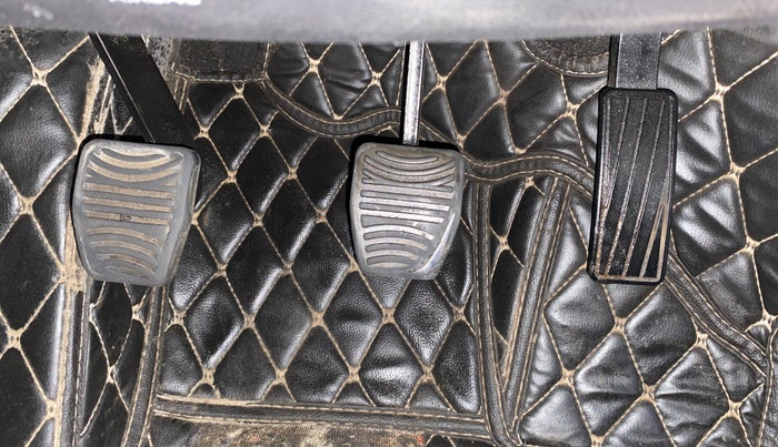 2022 Mahindra XUV700 AX 7 LUXURY D MT 7 STR, Diesel, Manual, 58,100 km, Pedals