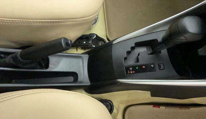 2021 Toyota YARIS J CVT, Petrol, Automatic, 17,243 km, Gear Lever