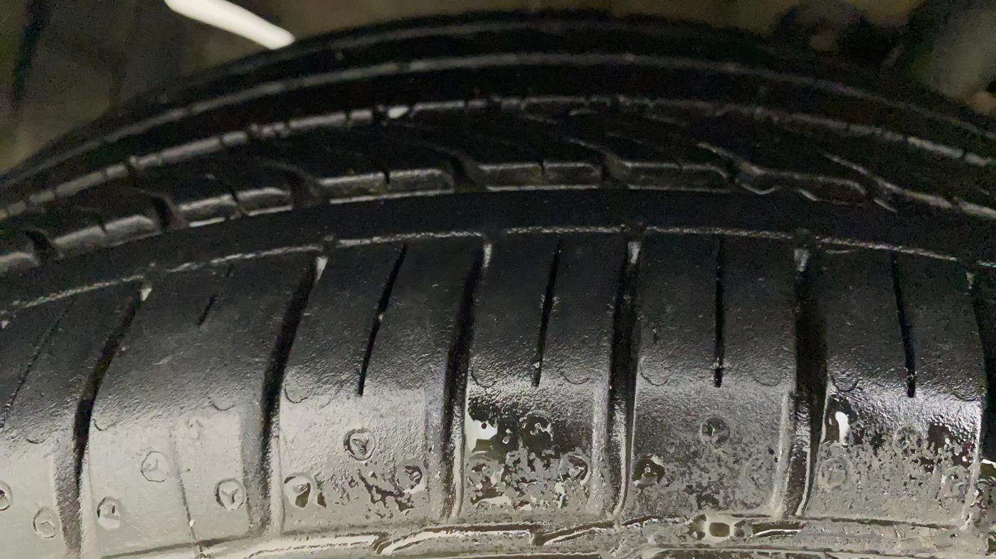2016 Maruti Baleno ZETA PETROL 1.2, Petrol, Manual, 94,640 km, Left Front Tyre Tread