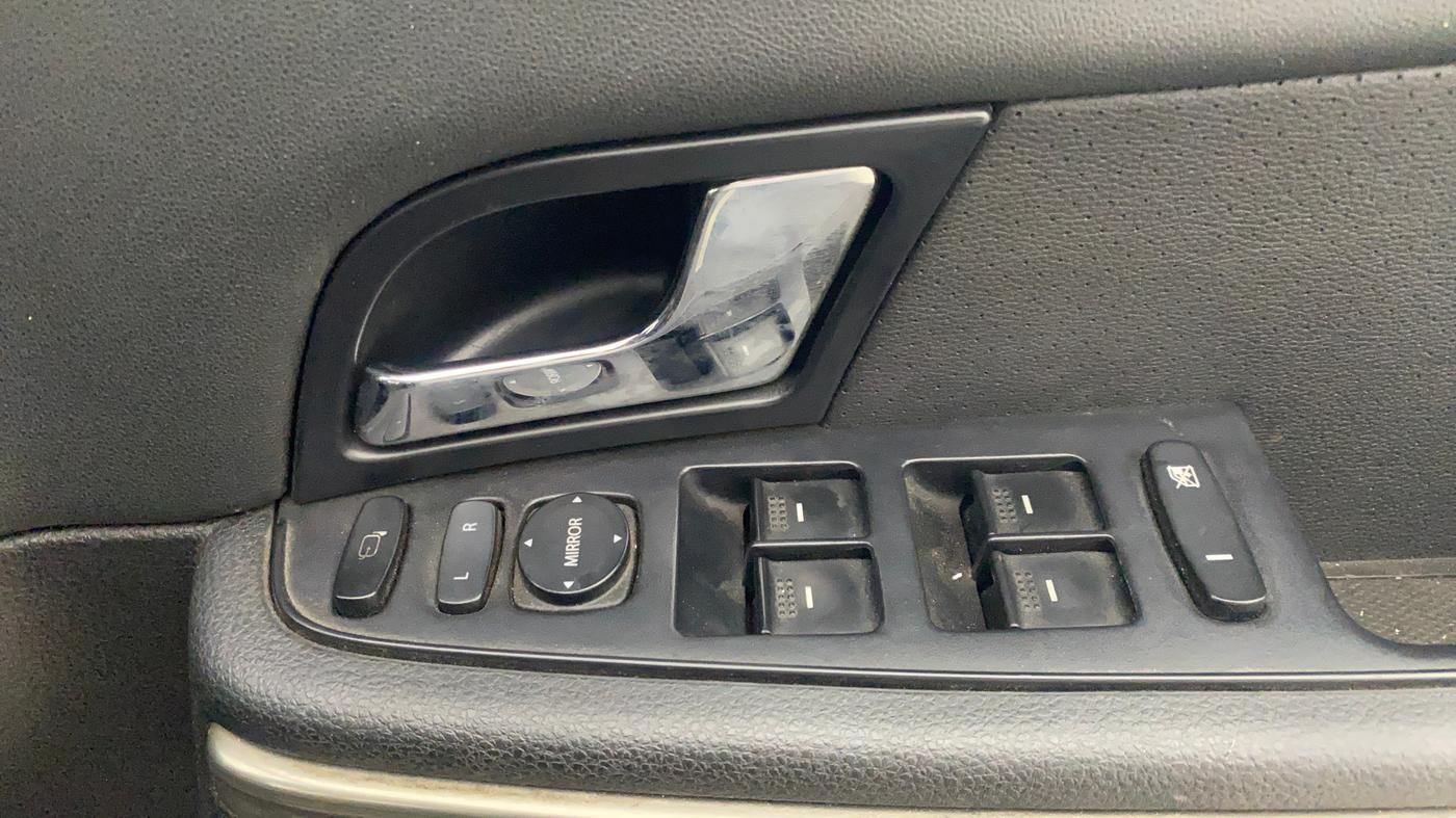 2018 Tata Hexa XTA 4X2 7 STR, Diesel, Automatic, 91,082 km, Driver Side Door Panels Control