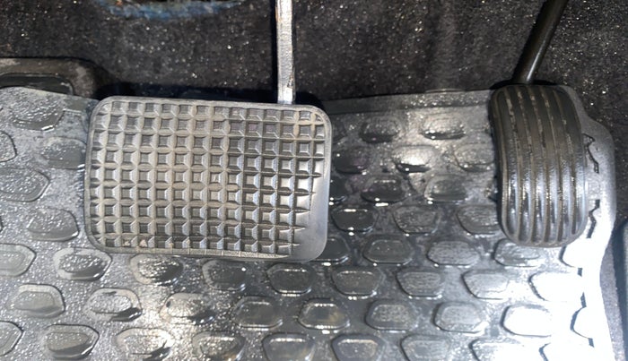 2018 Tata Hexa XTA 4X2 7 STR, Diesel, Automatic, 90,902 km, Pedals