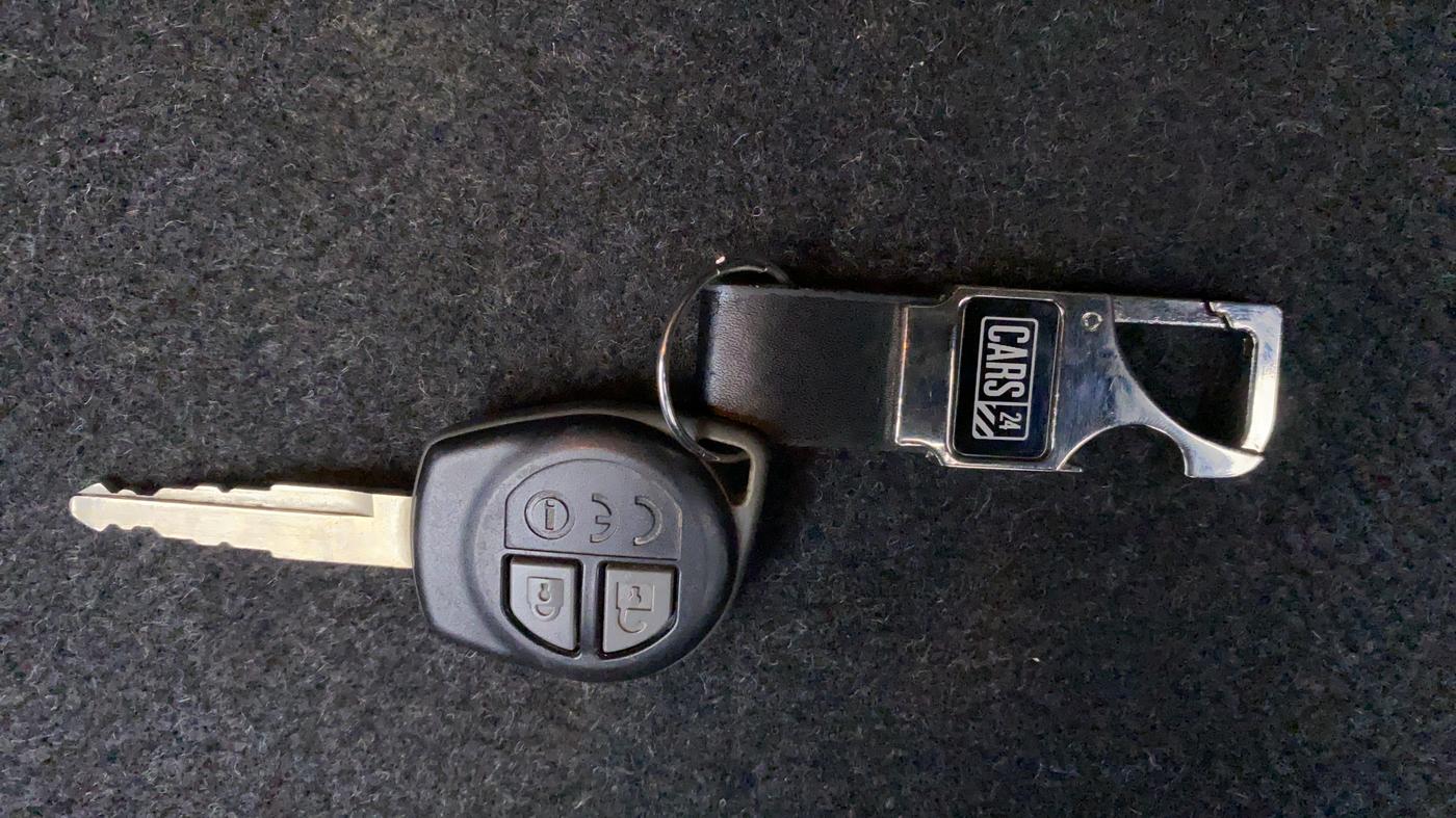 2019 Maruti Dzire VXI, Petrol, Manual, 15,445 km, Key Close Up