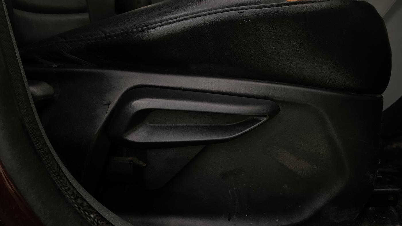 2021 Tata TIGOR XZA PLUS PETROL, Petrol, Automatic, 53,218 km, Driver Side Adjustment Panel