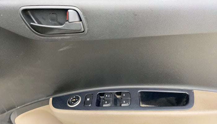 2018 Hyundai Xcent E+, CNG, Manual, 70,296 km, Driver Side Door Panels Control