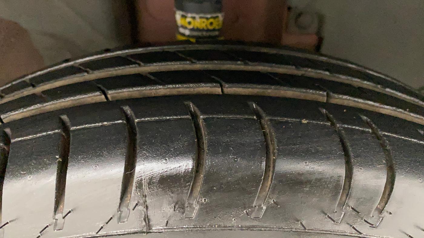 2017 Renault Kwid RXT 1.0, Petrol, Manual, 49,200 km, Right Front Tyre Tread