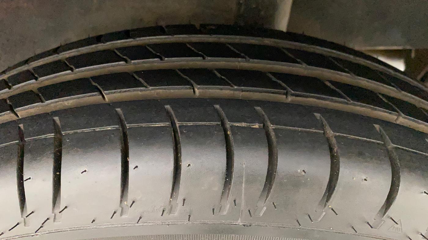 2017 Renault Kwid RXT 1.0, Petrol, Manual, 49,200 km, Left Rear Tyre Tread