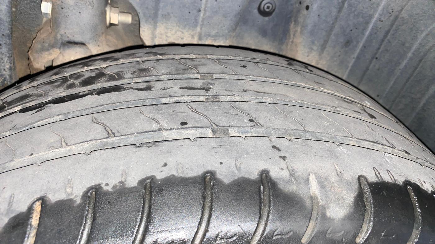 2020 Mahindra XUV300 W8 (O) 1.2 PETROL, Petrol, Manual, 56,356 km, Left Rear Tyre Tread