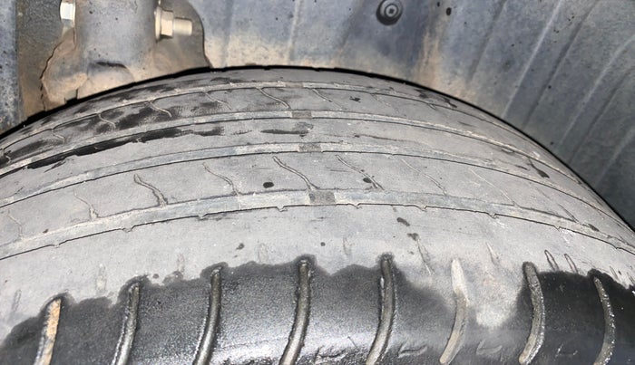 2020 Mahindra XUV300 W8 (O) 1.2 PETROL, Petrol, Manual, 56,356 km, Left Rear Tyre Tread