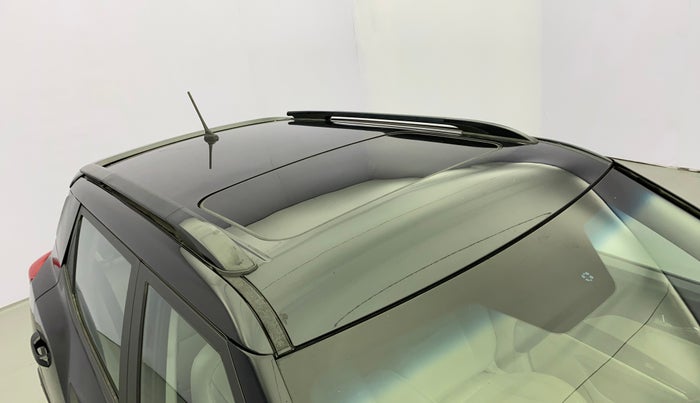 2020 Mahindra XUV300 W8 (O) 1.2 PETROL, Petrol, Manual, 56,356 km, Roof