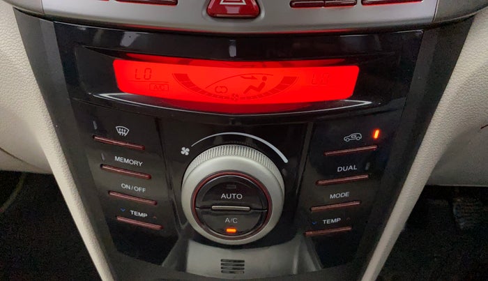2020 Mahindra XUV300 W8 (O) 1.2 PETROL, Petrol, Manual, 56,356 km, Automatic Climate Control