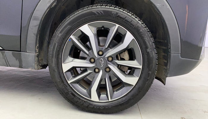 2020 Mahindra XUV300 W8 (O) 1.2 PETROL, Petrol, Manual, 56,356 km, Right Front Wheel