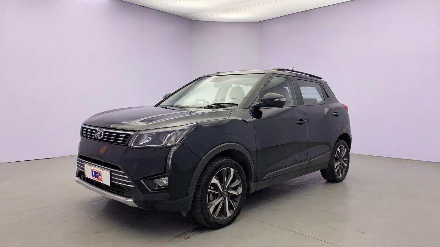 2020 Mahindra XUV300 W8 (O) 1.2 PETROL, Petrol, Manual, 56,356 km, Left Front Diagonal