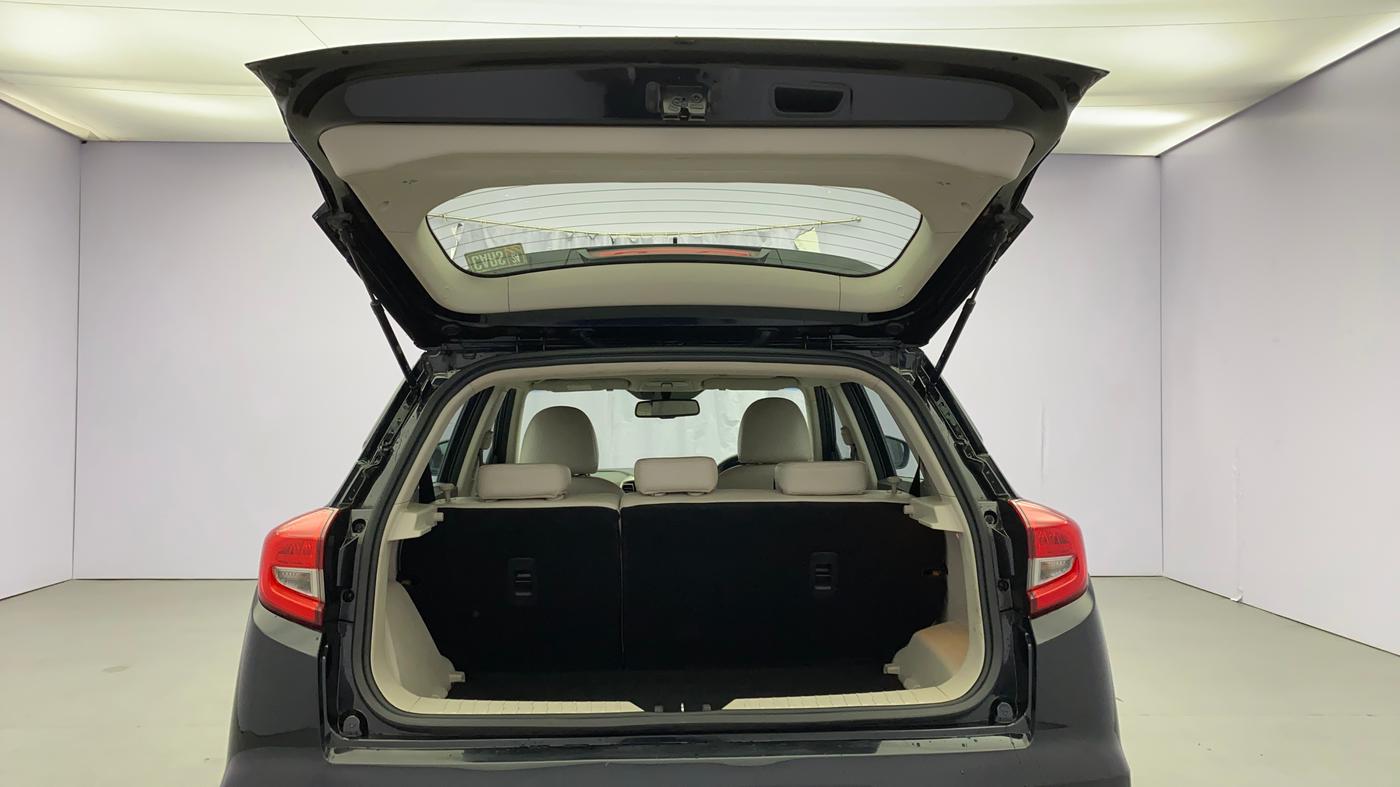 2020 Mahindra XUV300 W8 (O) 1.2 PETROL, Petrol, Manual, 56,356 km, Boot Door Open