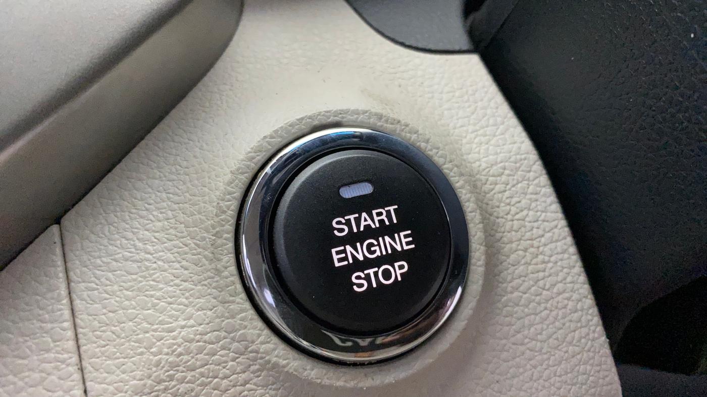 2020 Mahindra XUV300 W8 (O) 1.2 PETROL, Petrol, Manual, 56,356 km, Keyless Start/ Stop Button