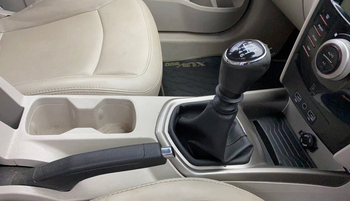 2020 Mahindra XUV300 W8 (O) 1.2 PETROL, Petrol, Manual, 56,356 km, Gear Lever