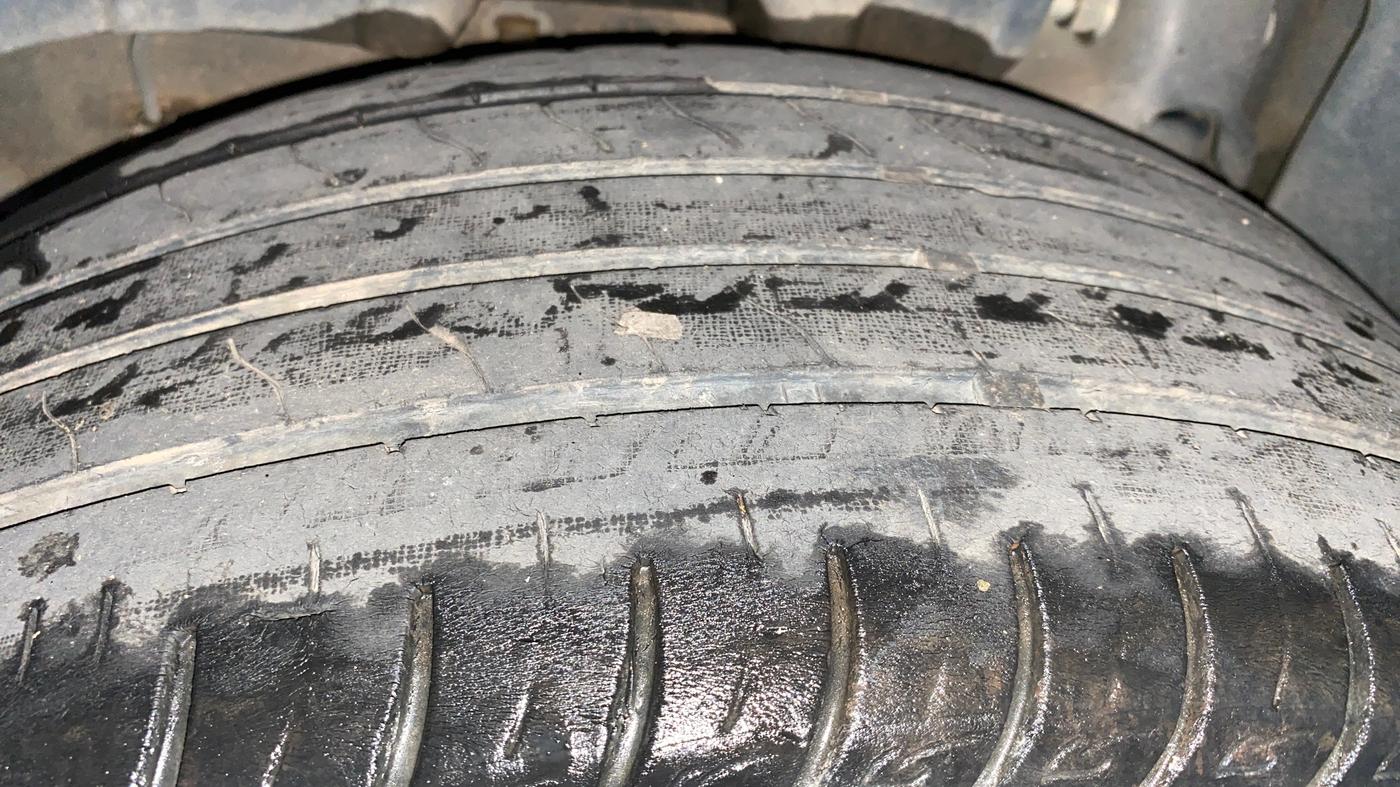 2020 Mahindra XUV300 W8 (O) 1.2 PETROL, Petrol, Manual, 56,356 km, Right Rear Tyre Tread
