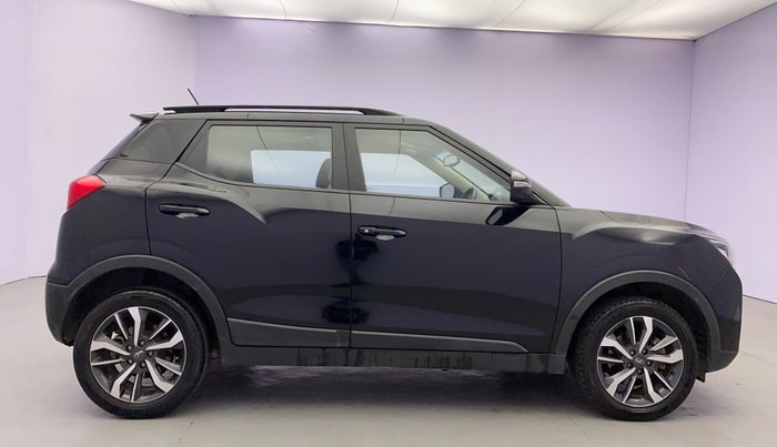 2020 Mahindra XUV300 W8 (O) 1.2 PETROL, Petrol, Manual, 56,356 km, Right Side View