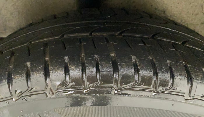 2011 Maruti Ritz ZXI, Petrol, Manual, 81,983 km, Right Rear Tyre Tread