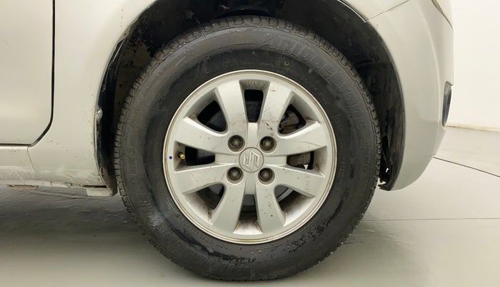 2011 Maruti Ritz ZXI, Petrol, Manual, 81,983 km, Right Front Wheel