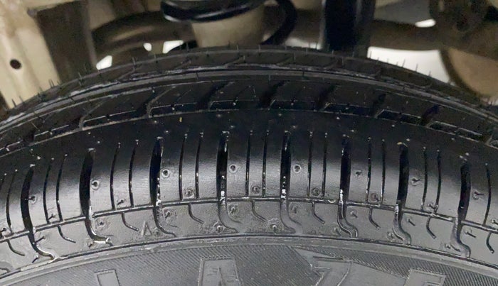 2017 Maruti Alto 800 LXI, Petrol, Manual, 20,992 km, Right Rear Tyre Tread