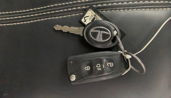 2018 Tata Tiago XZ PETROL, Petrol, Manual, 68,898 km, Key Close Up