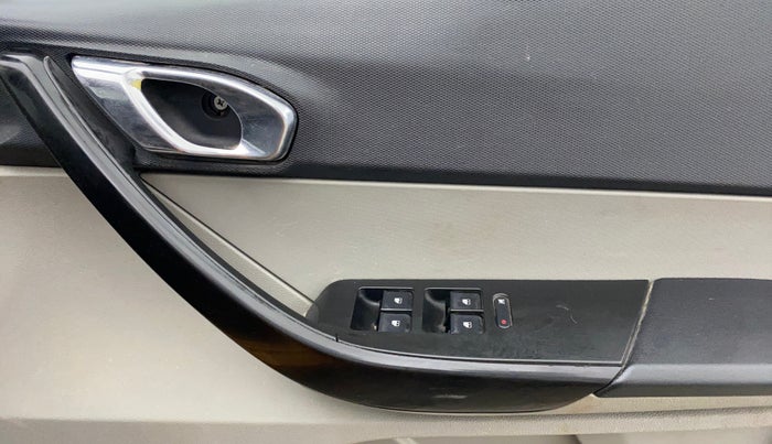 2018 Tata Tiago XZ PETROL, Petrol, Manual, 68,898 km, Driver Side Door Panels Control