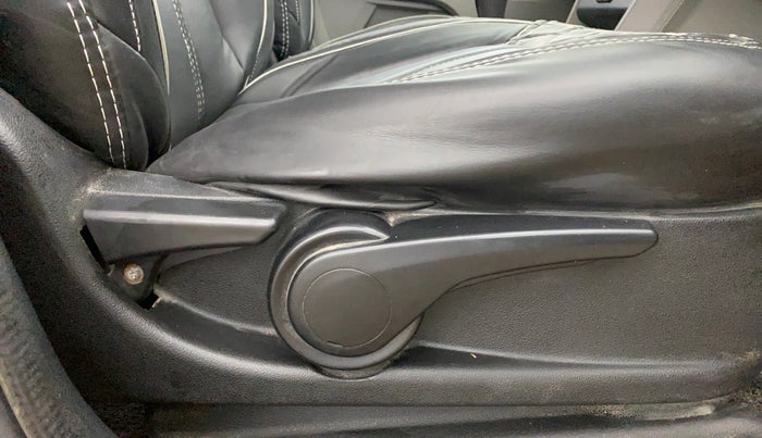 2018 Tata Tiago XZ PETROL, Petrol, Manual, 68,898 km, Driver Side Adjustment Panel