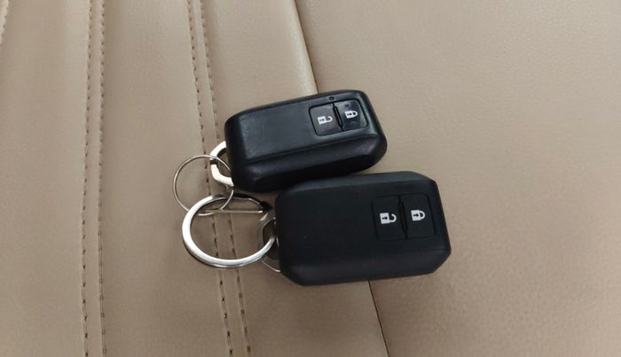 2018 Maruti Swift ZXI, Petrol, Manual, 1,09,200 km, Key Close Up