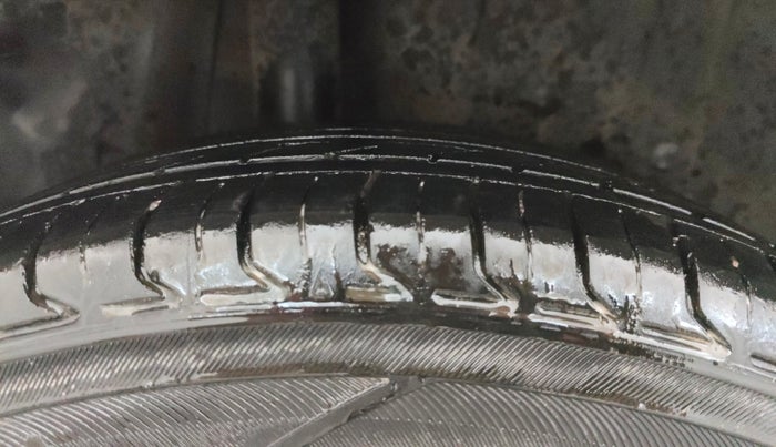2018 Maruti Swift ZXI, Petrol, Manual, 1,09,200 km, Right Rear Tyre Tread