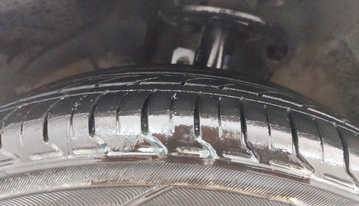2018 Maruti Swift ZXI, Petrol, Manual, 1,09,200 km, Left Front Tyre Tread