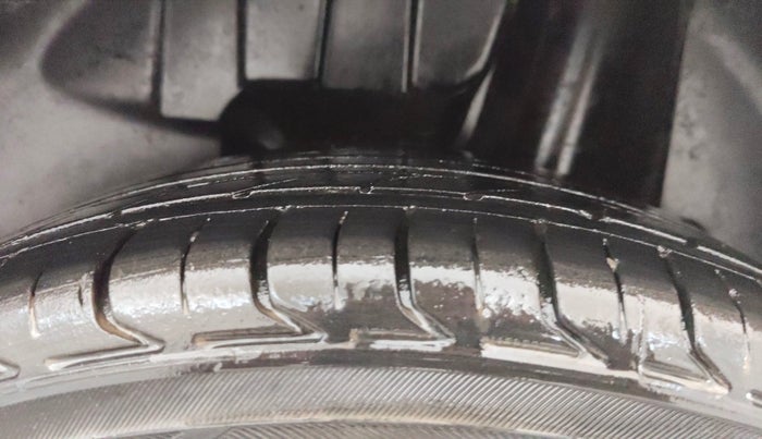 2018 Maruti Swift ZXI, Petrol, Manual, 1,09,200 km, Left Rear Tyre Tread